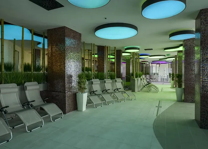 Hotel Fured & Conference 4*