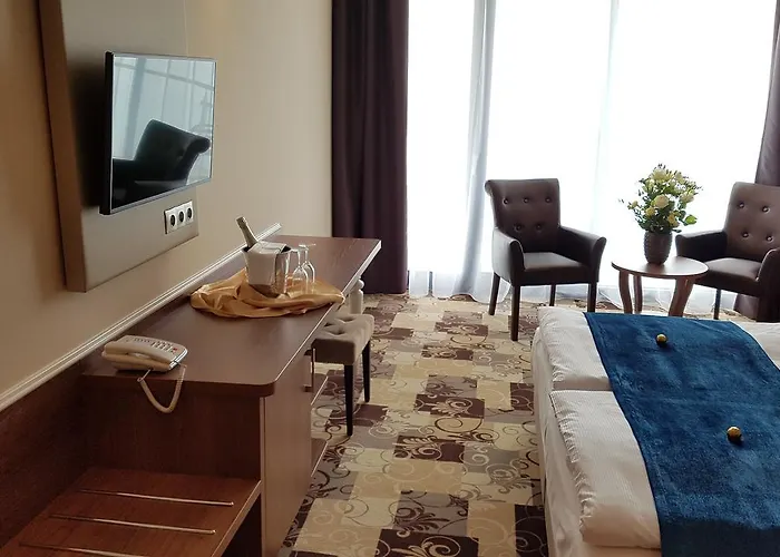 Fured & Conference 4* באלאטונפורד